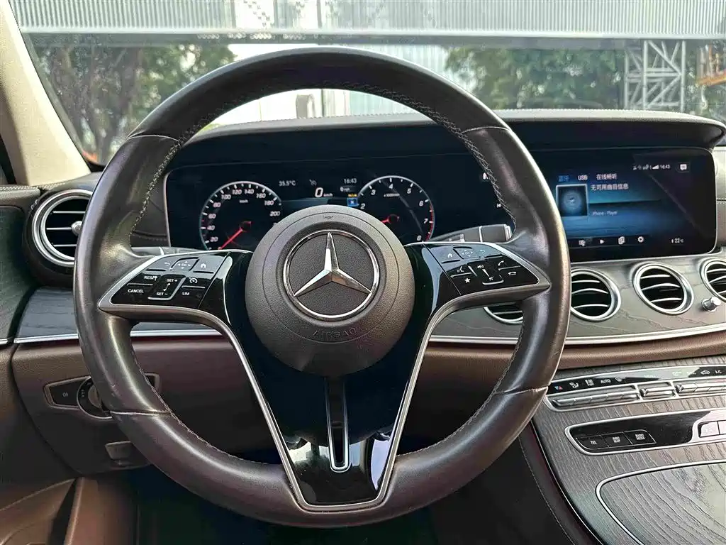 Mercedes-Benz E-Class — фото 5