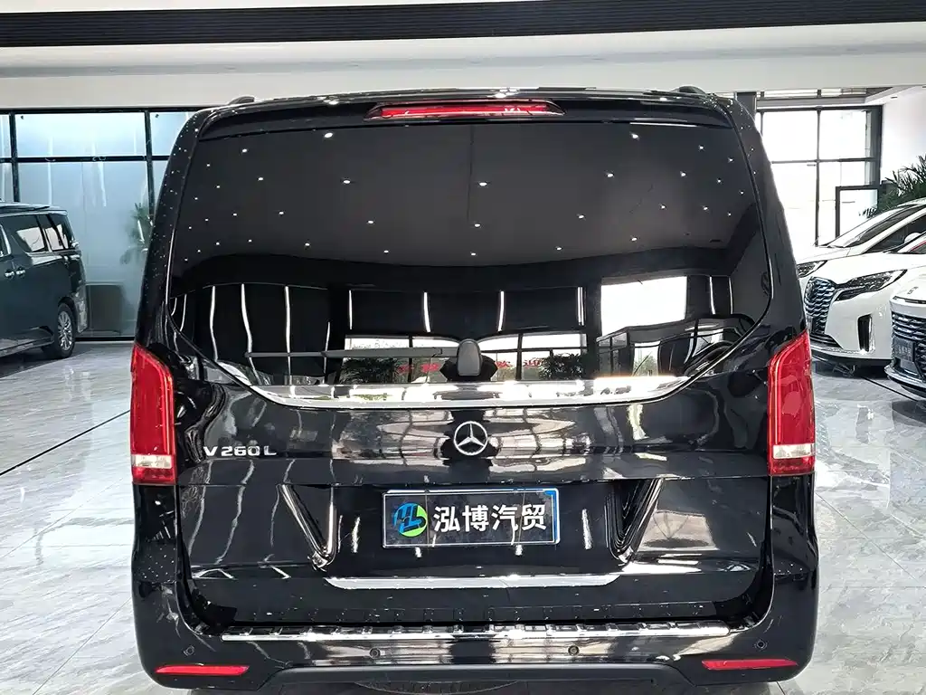 Mercedes-Benz V-Class — фото 13