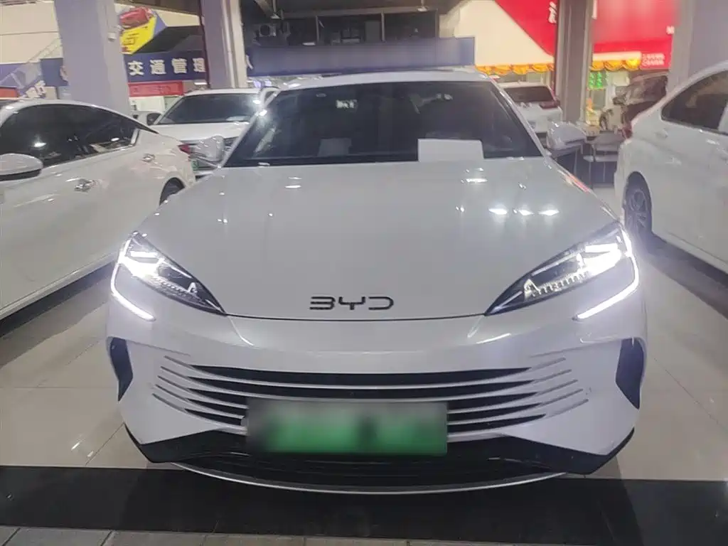 BYD Seal — фото 3