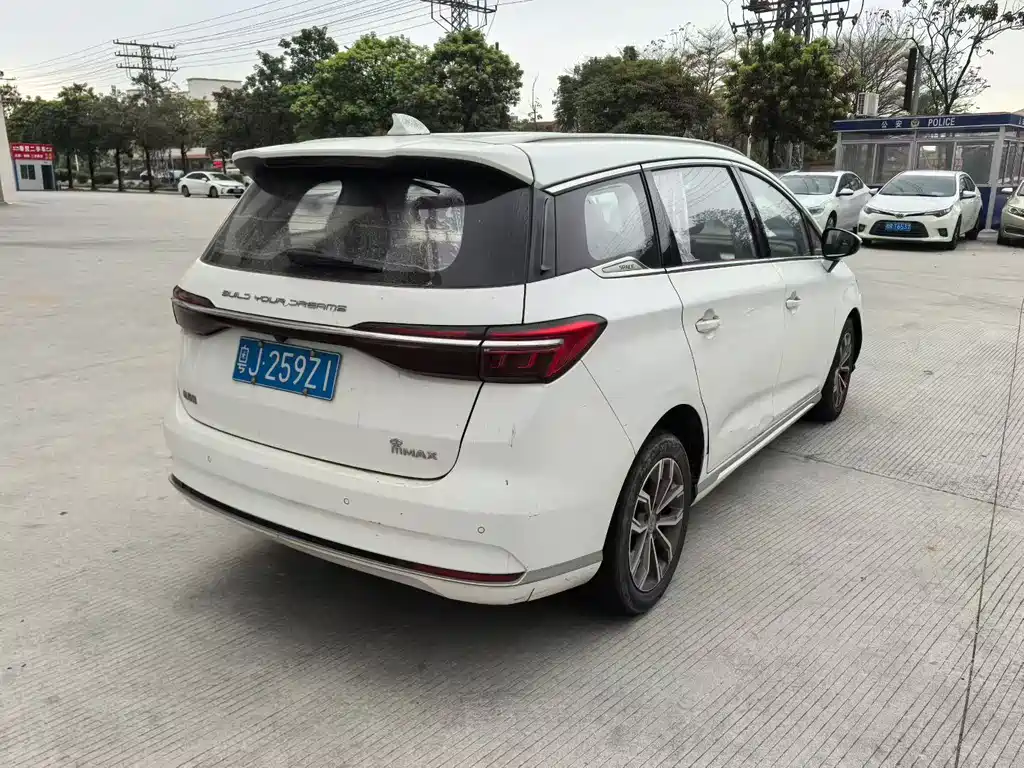 BYD MAX — фото 2