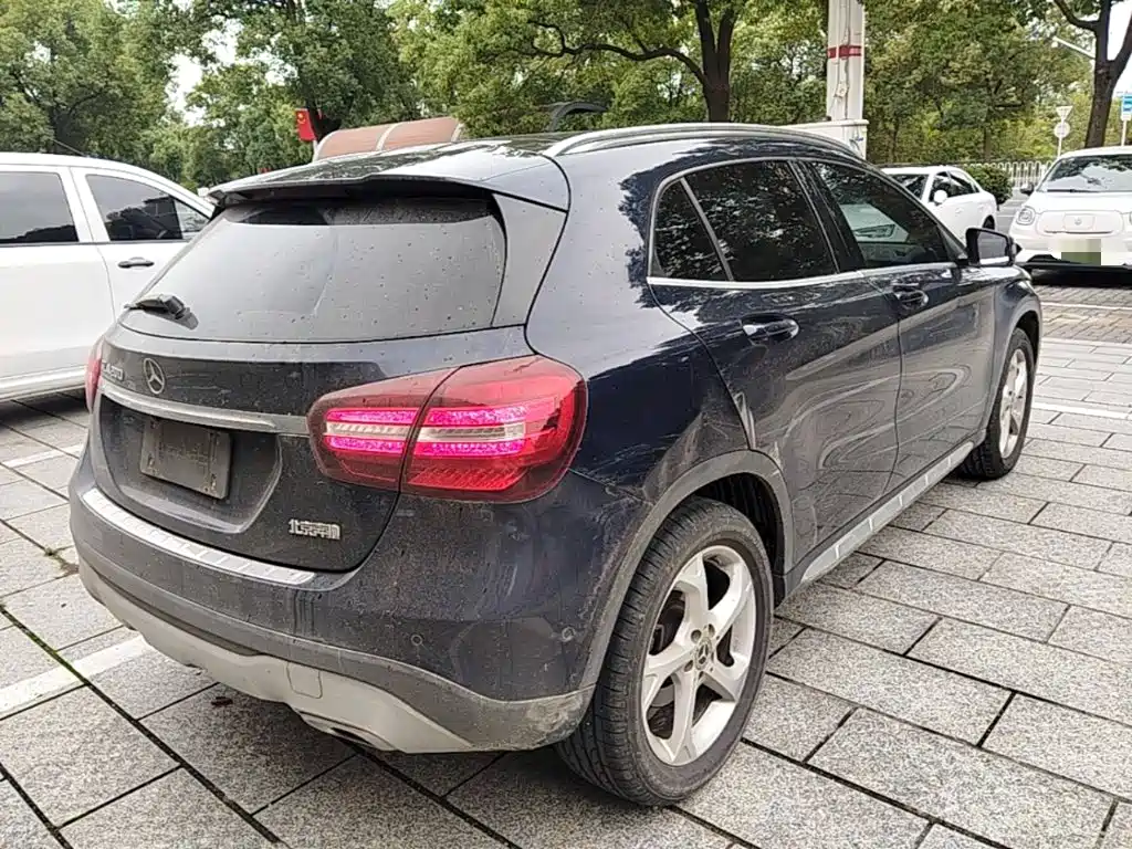 Mercedes-Benz GLA — фото 6