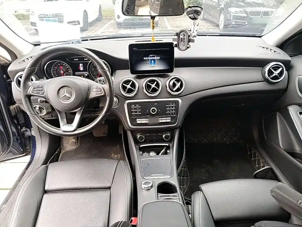 Mercedes-Benz GLA — фото 9