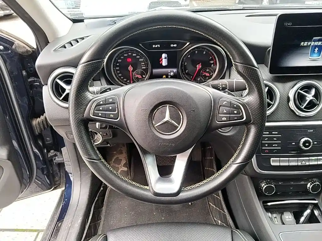 Mercedes-Benz GLA — фото 10