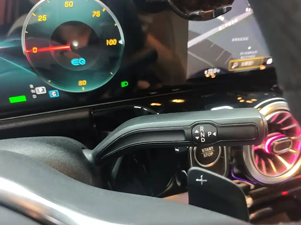 Mercedes-Benz EQA — фото 13