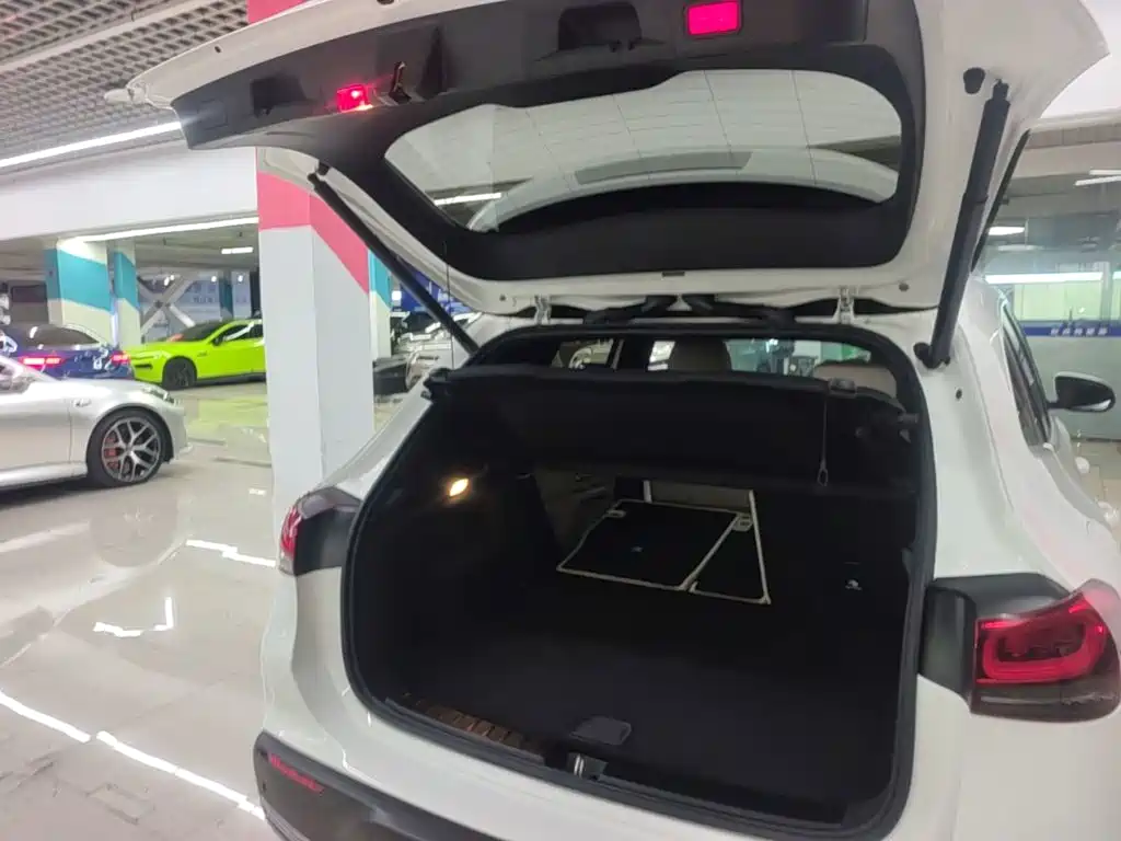 Mercedes-Benz EQA — фото 18