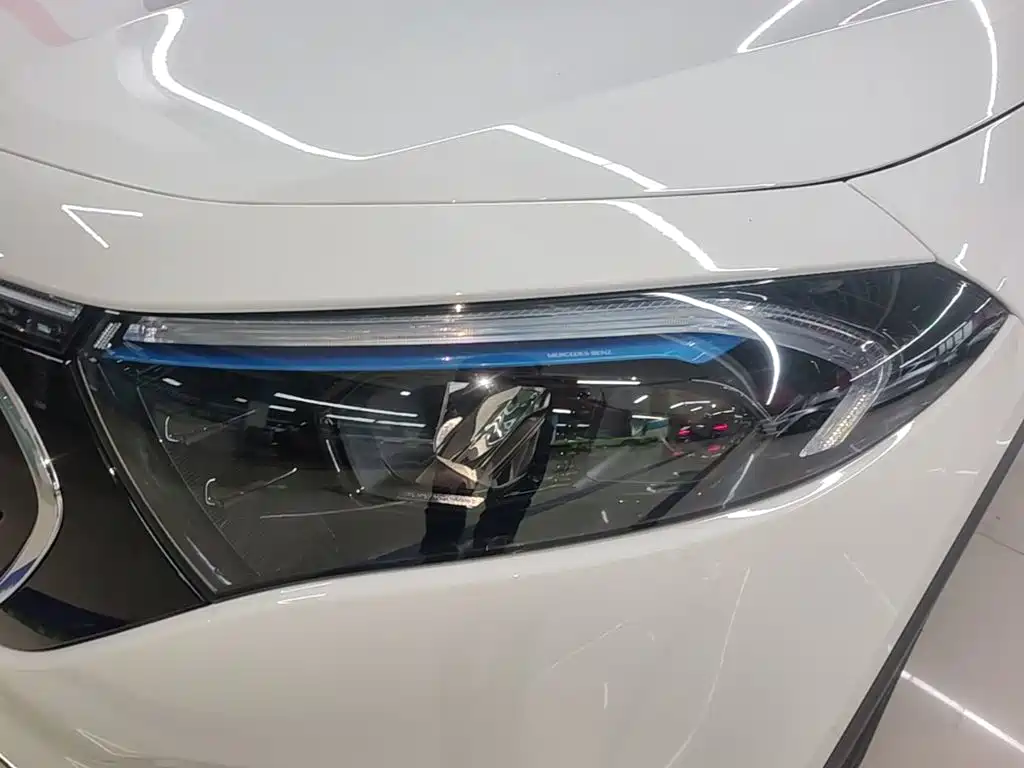 Mercedes-Benz EQA — фото 23