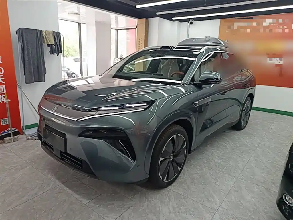 BYD Tang L