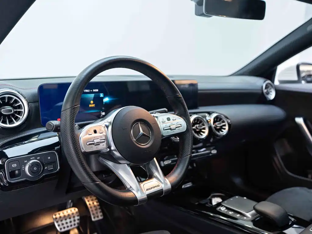 Mercedes-Benz CLA (Import) — фото 11