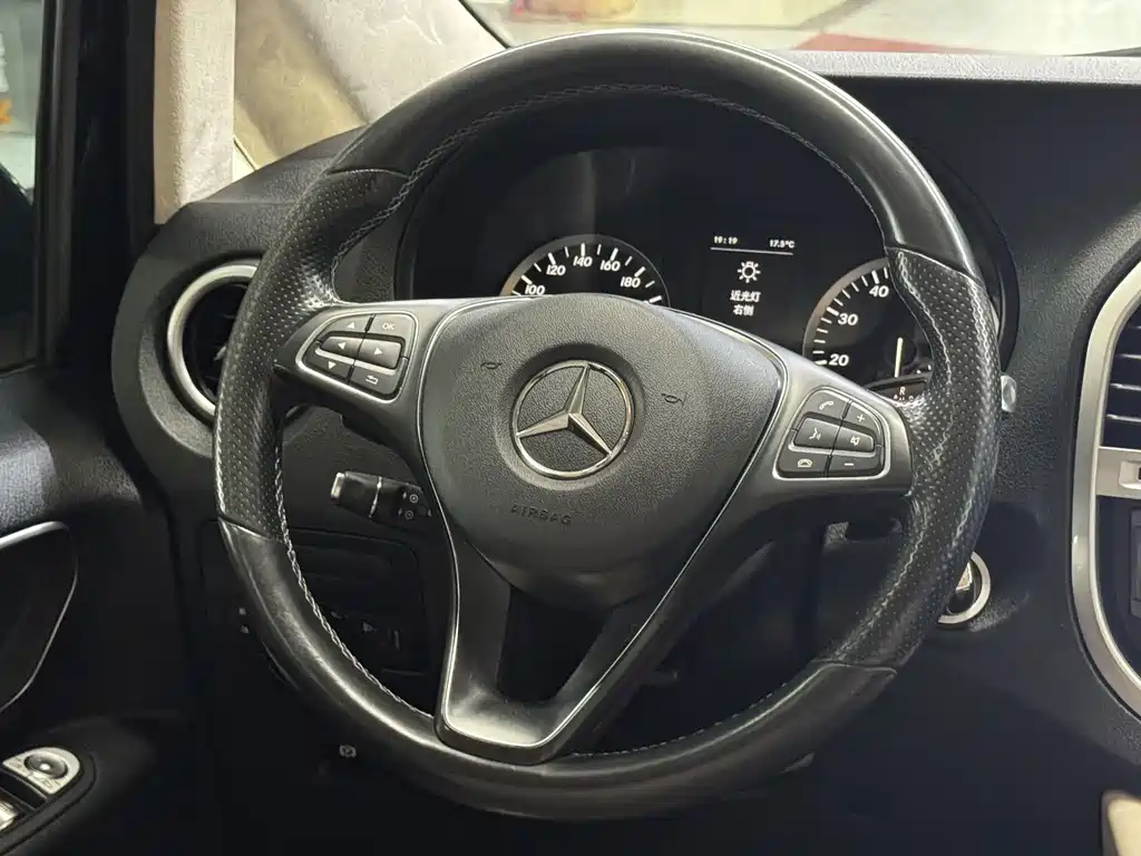 Mercedes-Benz Vito — фото 13