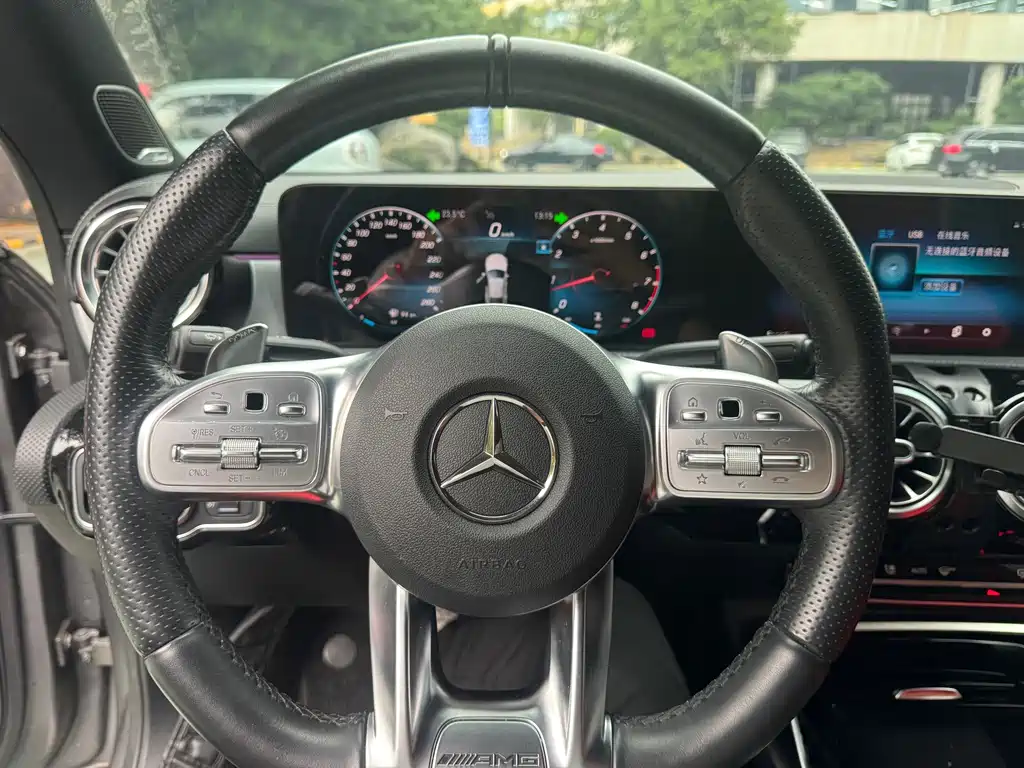 Mercedes-Benz CLA AMG — фото 8