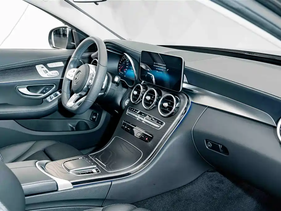 Mercedes-Benz C-Class — фото 17