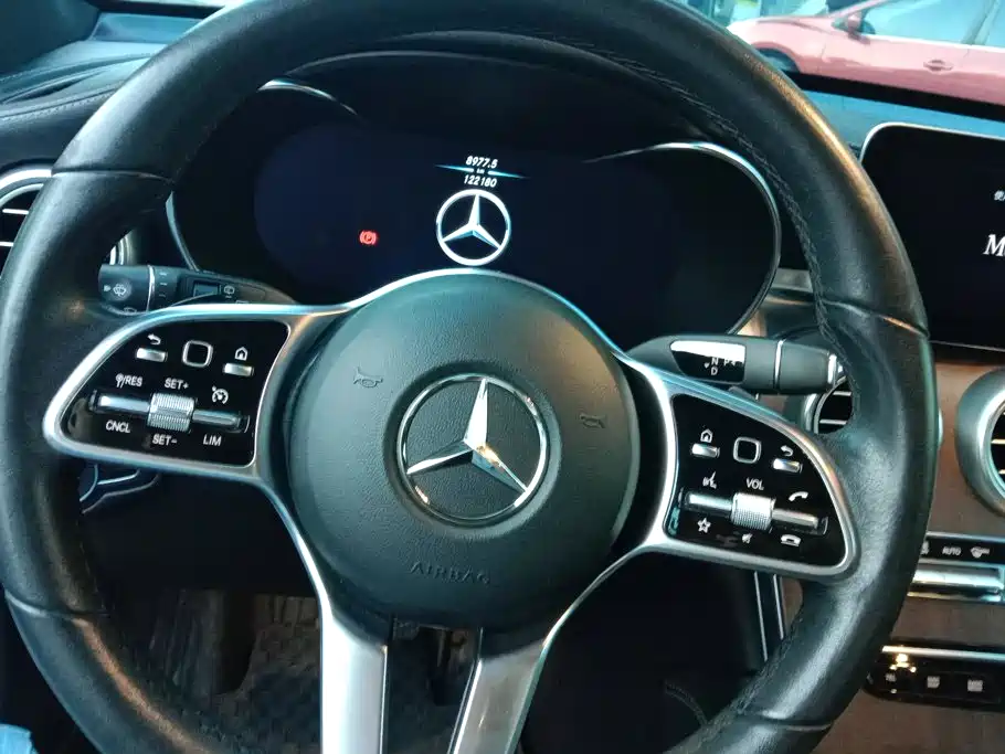 Mercedes-Benz GLC — фото 15