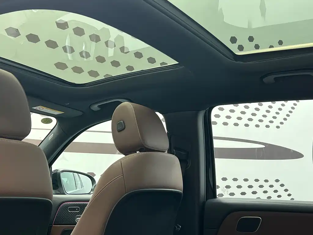 Mercedes-Benz EQB — фото 10