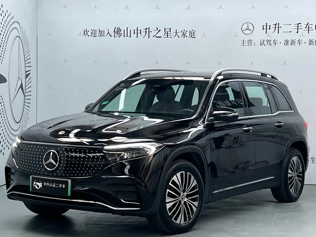 Mercedes-Benz EQB — фото 1
