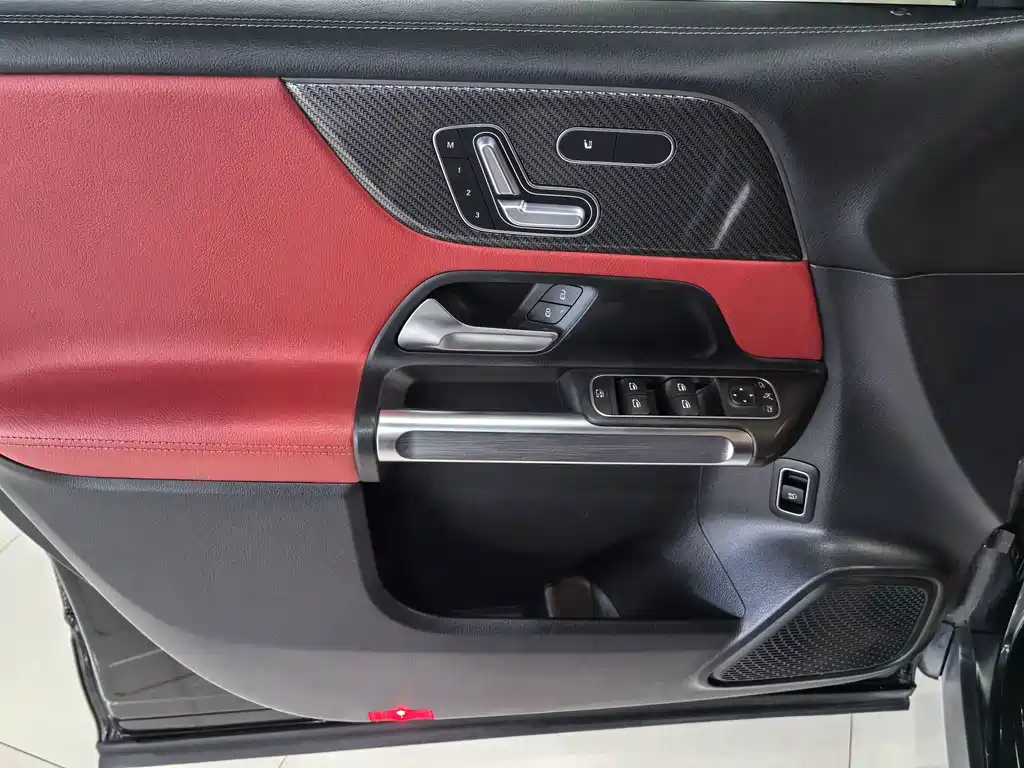 Mercedes-Benz GLB AMG — фото 3