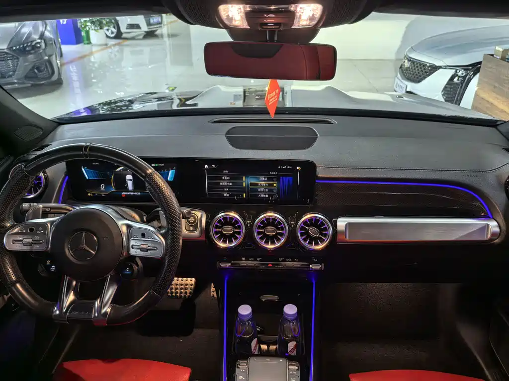 Mercedes-Benz GLB AMG — фото 10