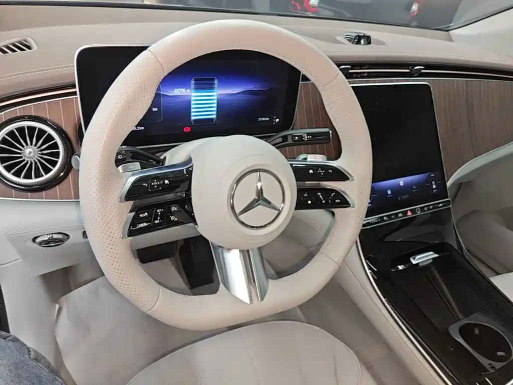 Mercedes-Benz EQE SUV — фото 9
