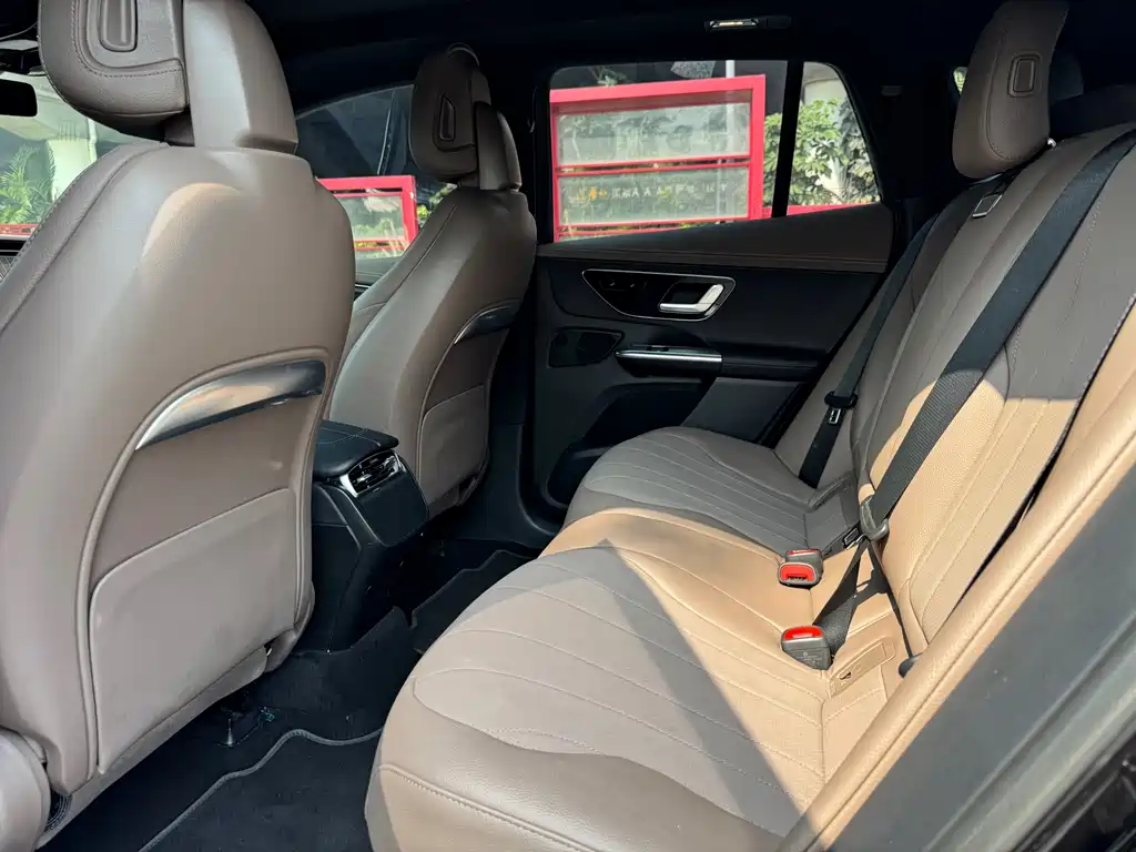 Mercedes-Benz EQE SUV — фото 13
