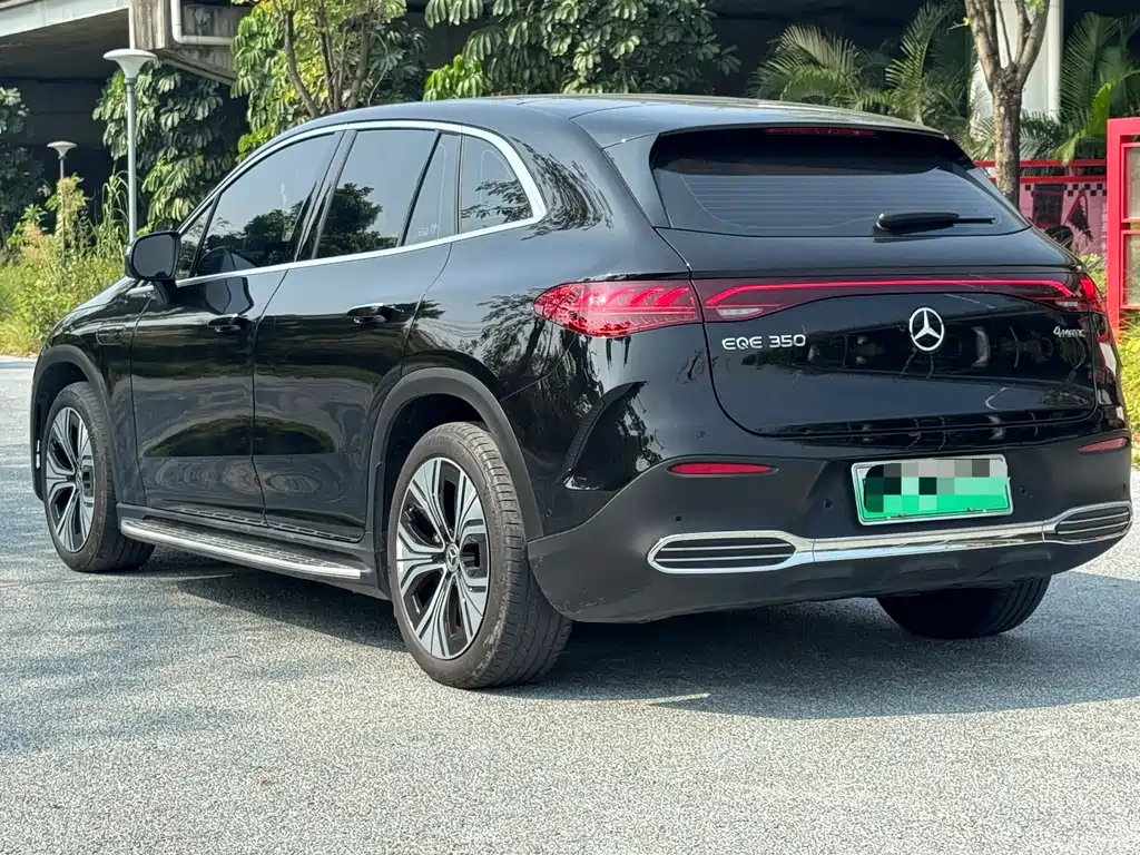 Mercedes-Benz EQE SUV — фото 6