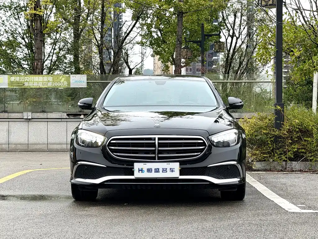 Mercedes-Benz E-Class — фото 2