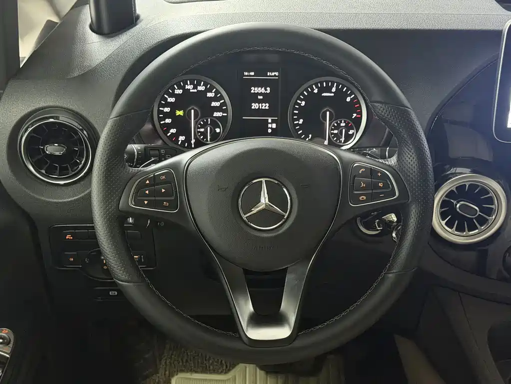 Mercedes-Benz Vito — фото 13