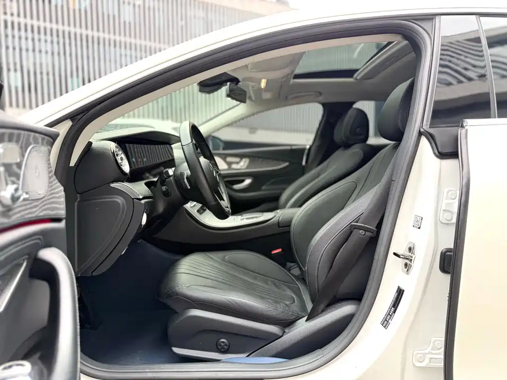 Mercedes-Benz CLS — фото 2