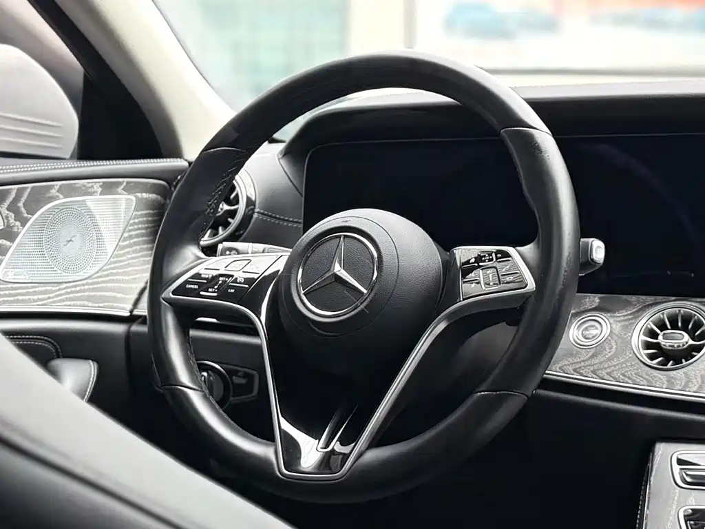 Mercedes-Benz CLS — фото 3