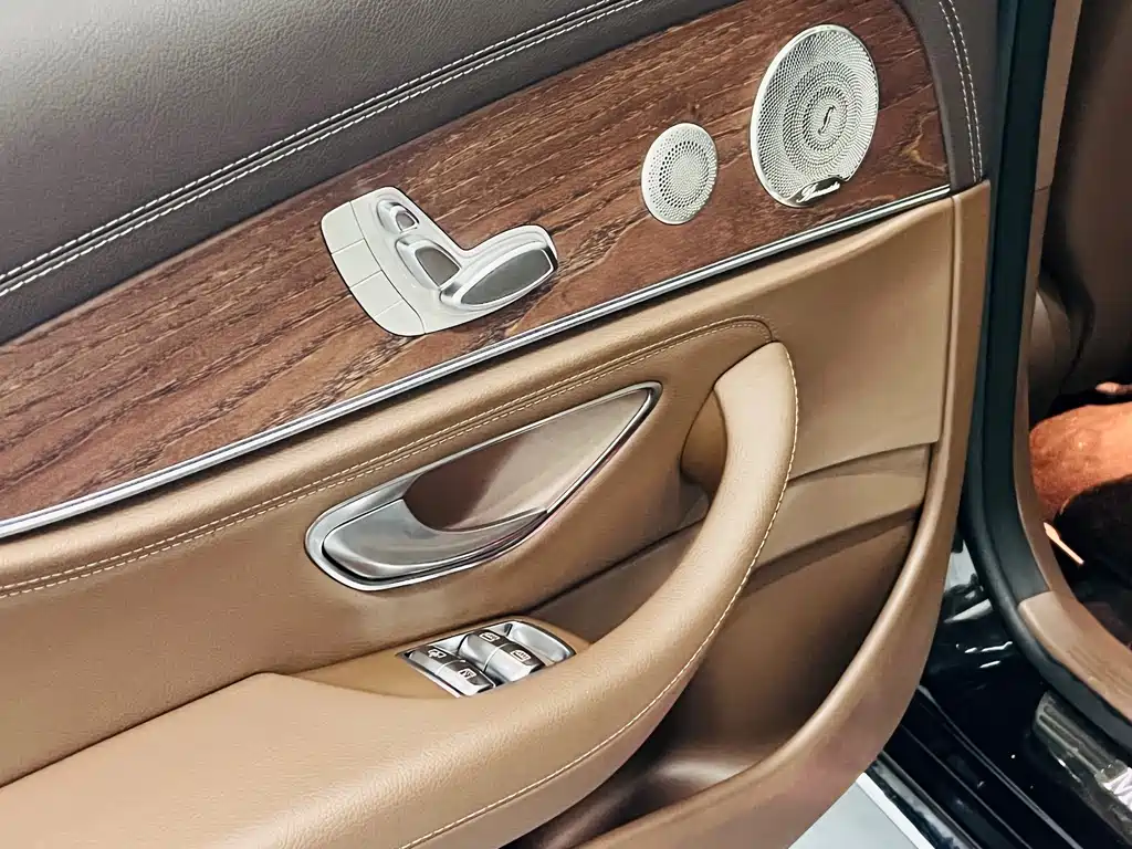 Mercedes-Benz E-Class — фото 15