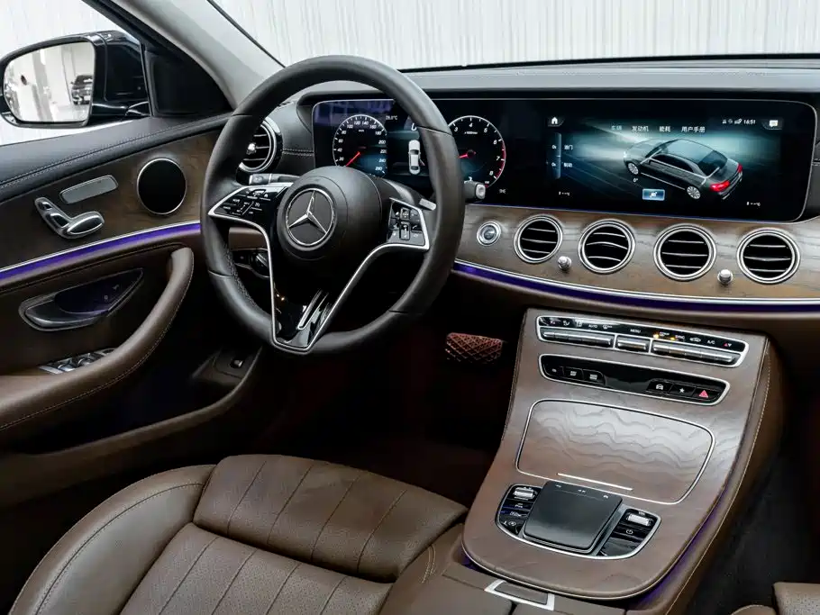 Mercedes-Benz E-Class — фото 25