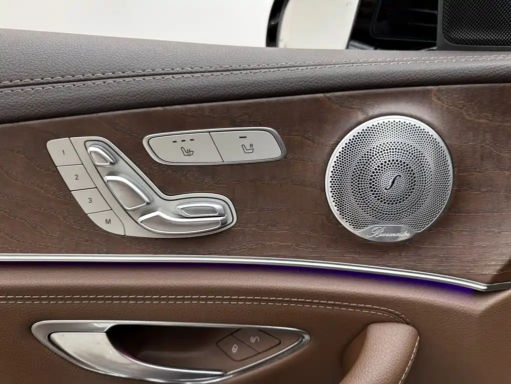 Mercedes-Benz E-Class — фото 15