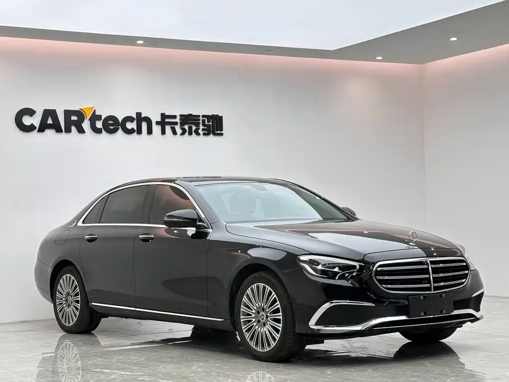 Mercedes-Benz E-Class — фото 6