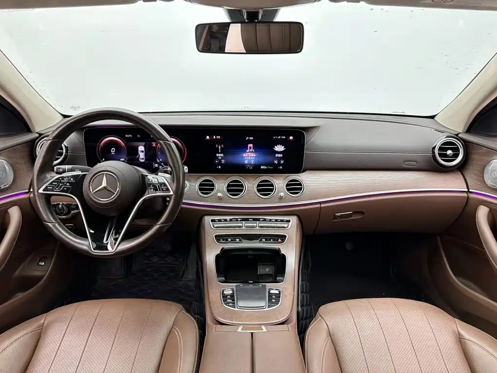 Mercedes-Benz E-Class — фото 10