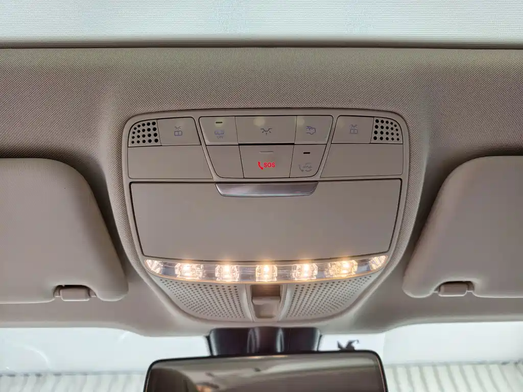 Mercedes-Benz E-Class — фото 22