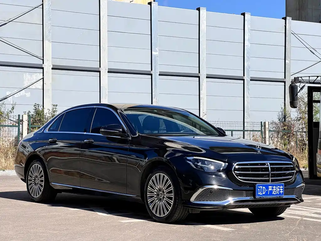 Mercedes-Benz E-Class — фото 3
