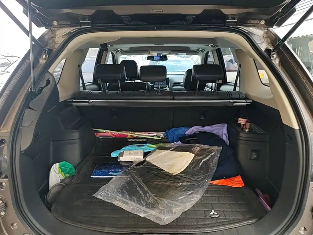 Mitsubishi Outlander — фото 18