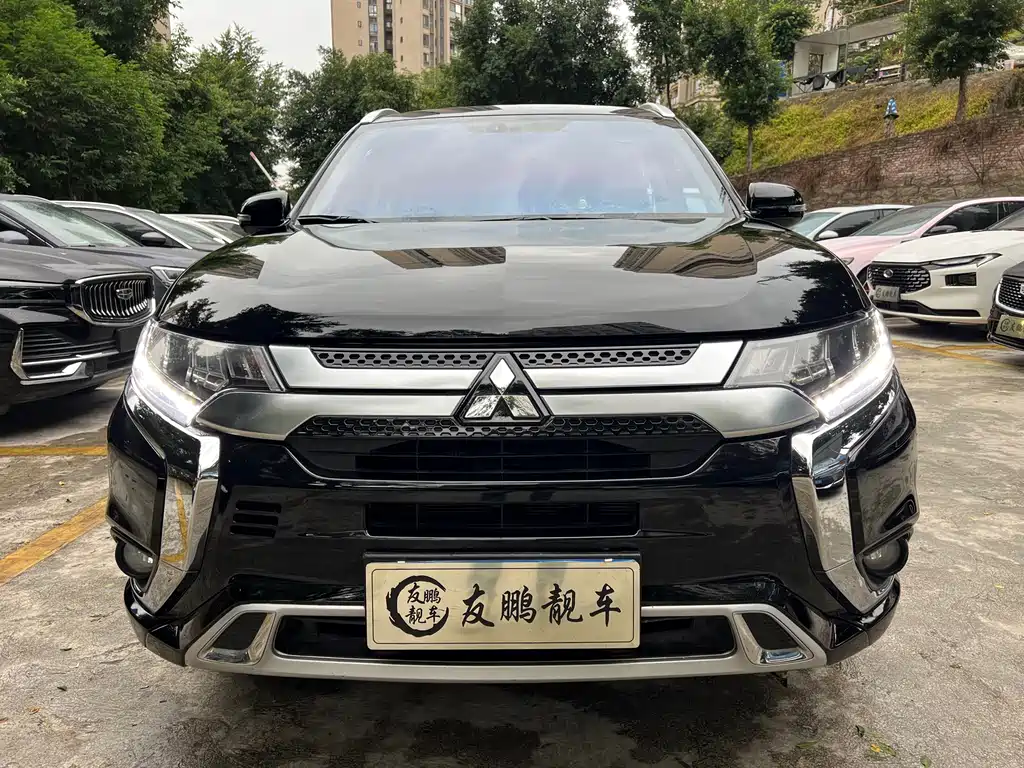 Mitsubishi Outlander — фото 2