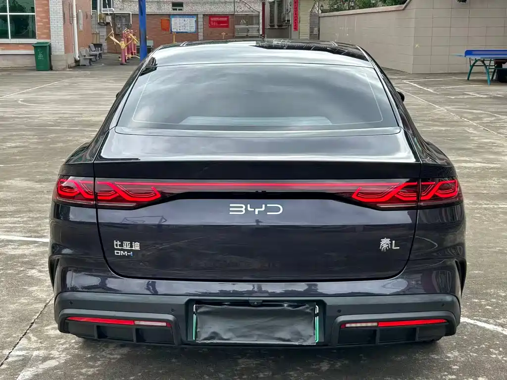 BYD Qin L — фото 8