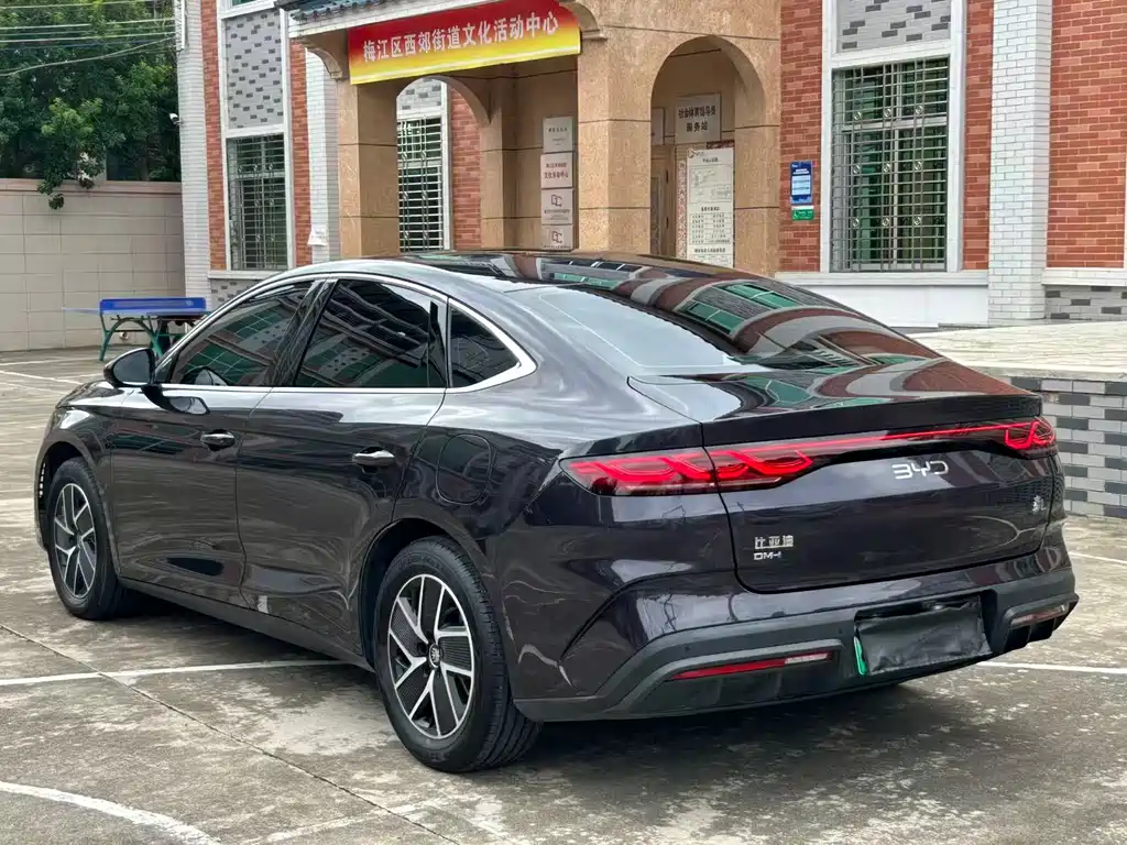 BYD Qin L — фото 9