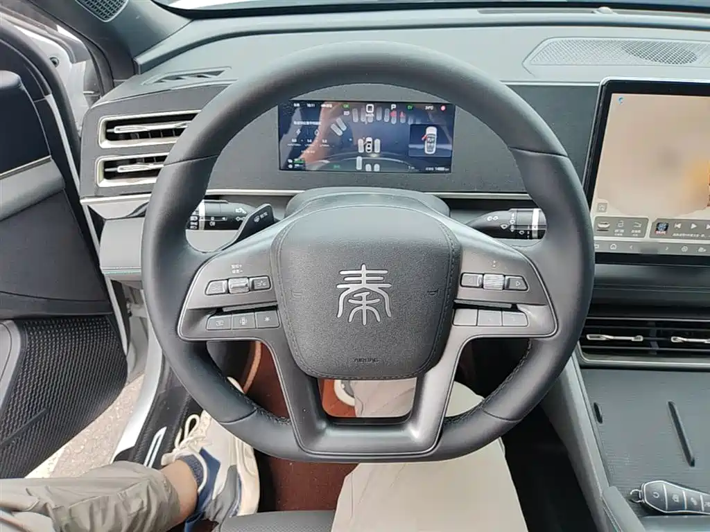 BYD Qin L — фото 11