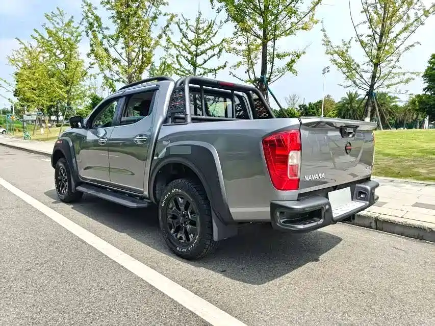 Nissan Navara — фото 7