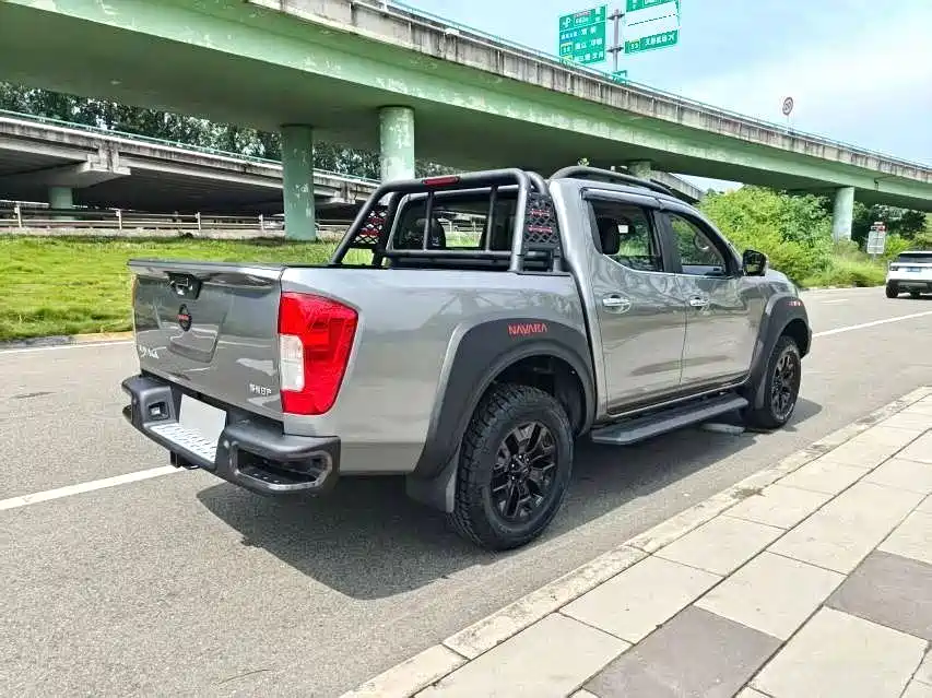 Nissan Navara — фото 9