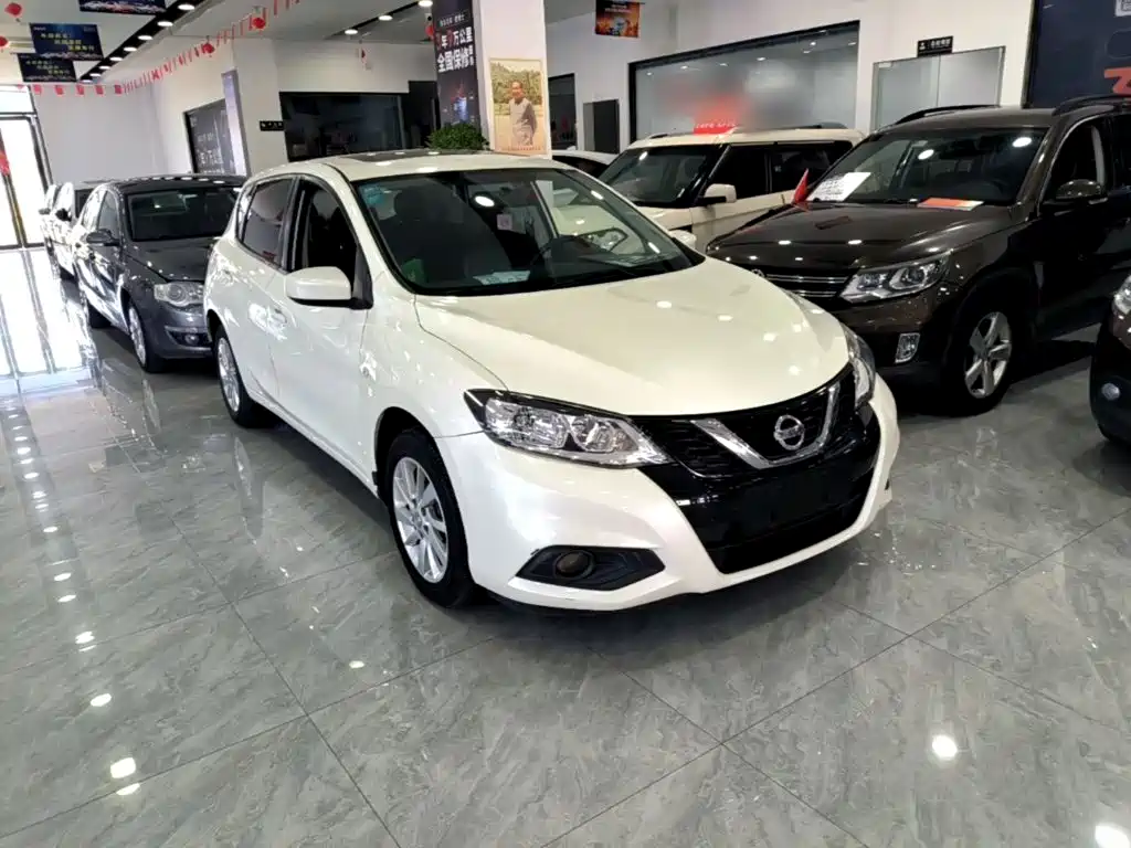Nissan Tiida — фото 3