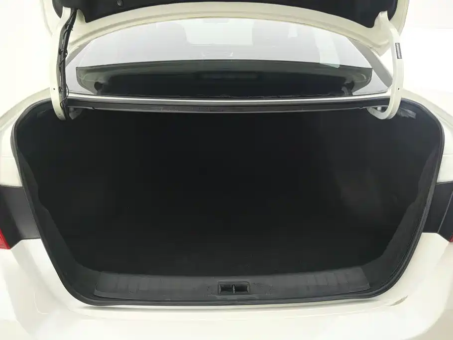 Nissan Sylphy — фото 4