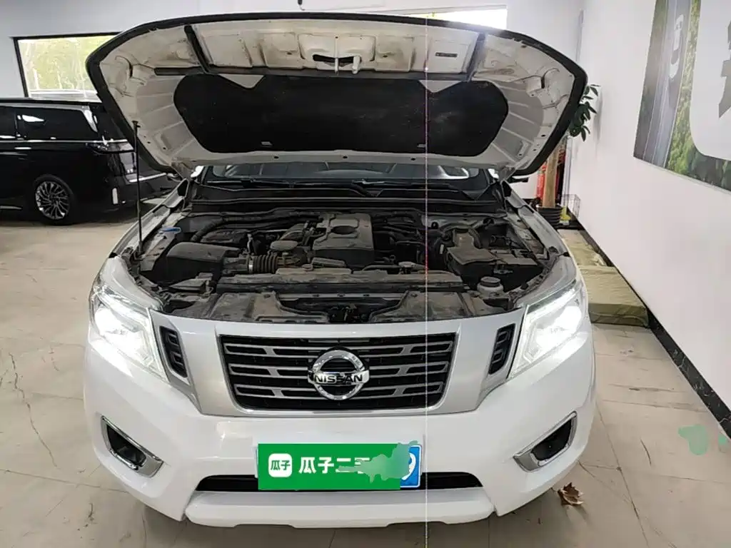 Nissan Navara — фото 19