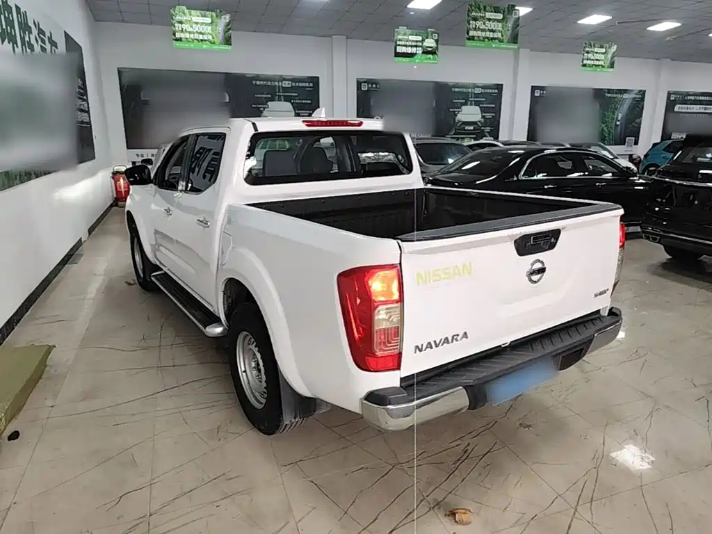 Nissan Navara — фото 4