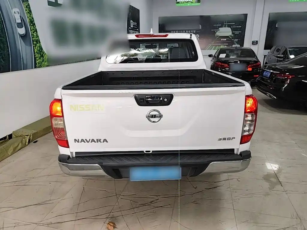 Nissan Navara — фото 5