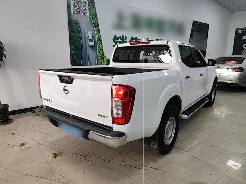 Nissan Navara — фото 6
