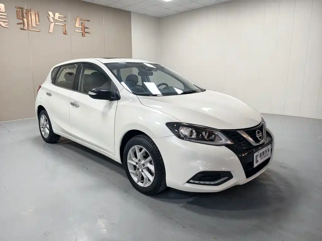 Nissan Tiida — фото 3