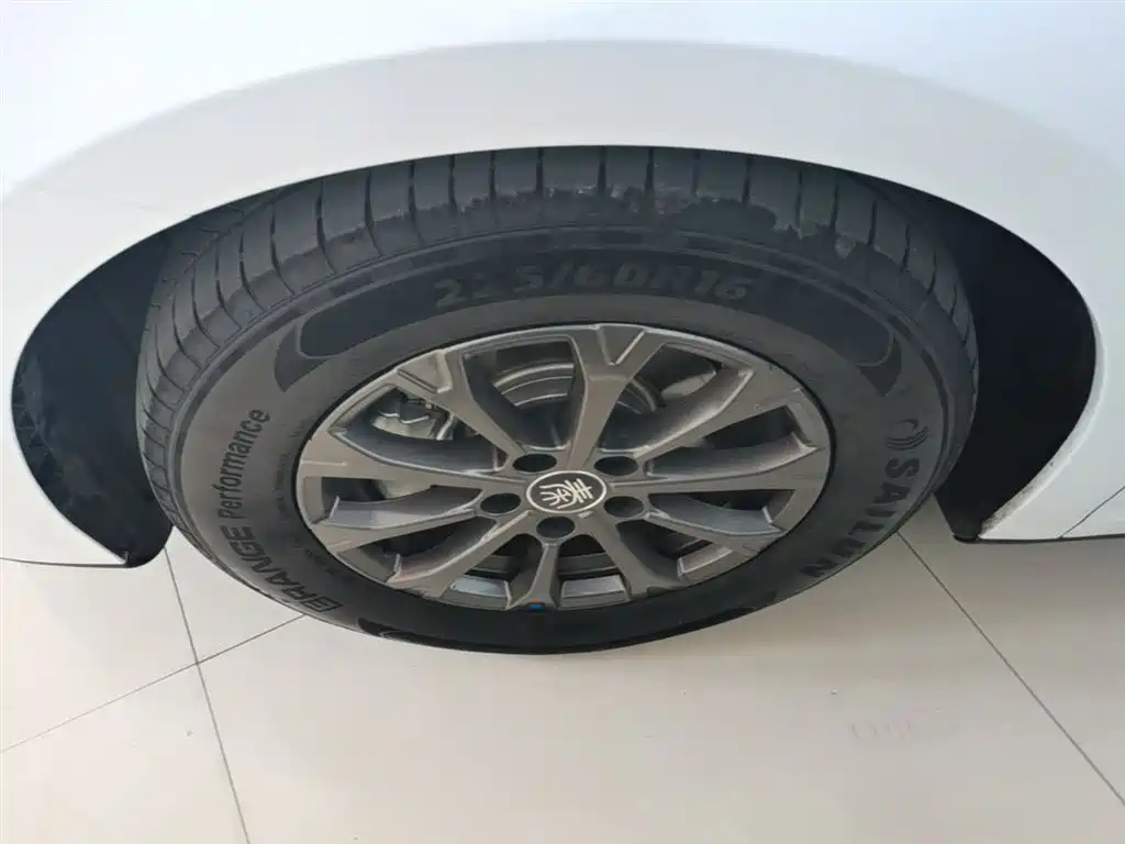 BYD Qin L — фото 23