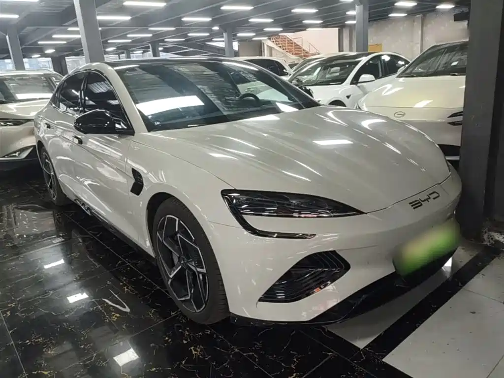 BYD Seal — фото 4